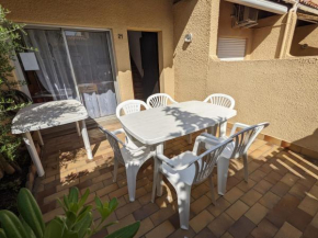 Villa T3 Mezzanine Climatisée, Proche Plage, Parking et Terrasse - 6 Pers - FR-1-797-56